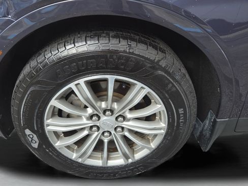 Used 2018 Cadillac XT5 Luxury w/ Driver Awareness Package image 22