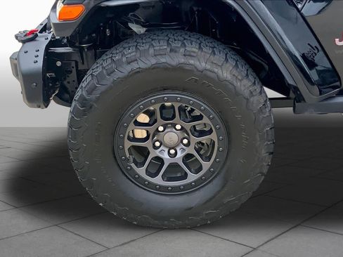 Used 2021 Jeep Wrangler Unlimited Rubicon w/ Xtreme Recon 35" Tire Package AWD/4WD image 11