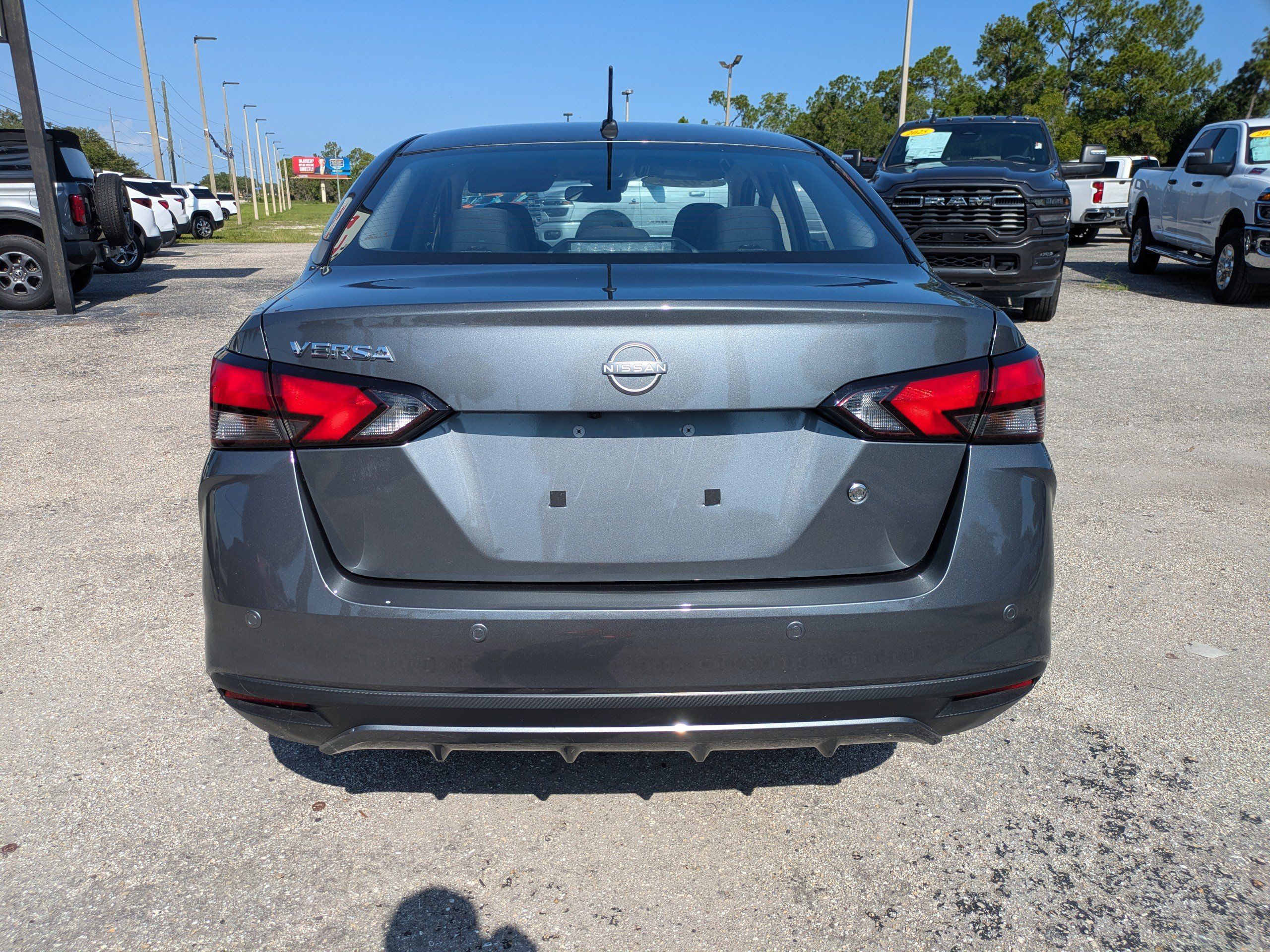 Used 2025 Nissan Versa S w/ Trunk Package FWD image 5