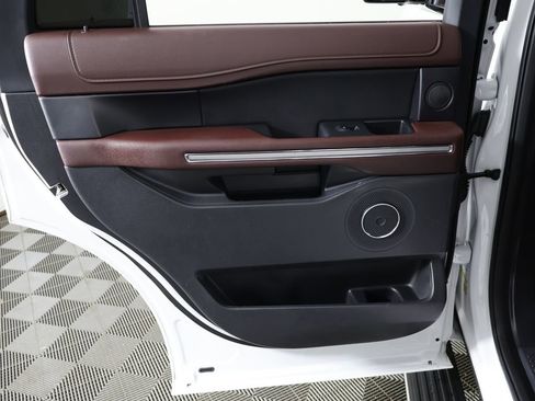 Used 2024 Ford Expedition Limited RWD image 30