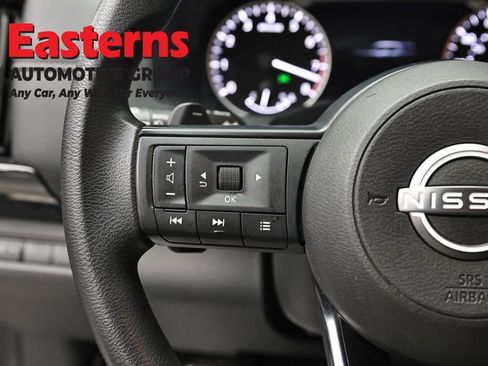Used 2023 Nissan Pathfinder S AWD/4WD image 15