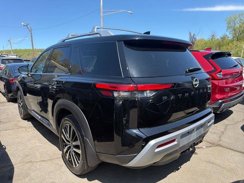 Used 2023 Nissan Pathfinder Platinum AWD/4WD image 12