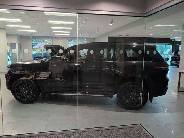 Certified 2024 Jeep Grand Cherokee Summit AWD/4WD image 9