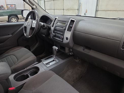 Used 2015 Nissan Frontier S image 29