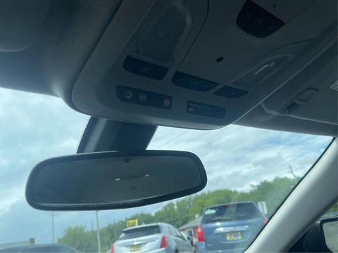 Used 2015 Chevrolet Impala LT w/ Convenience Package image 16