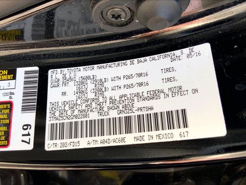 Used 2016 Toyota Tacoma TRD Off-Road image 31