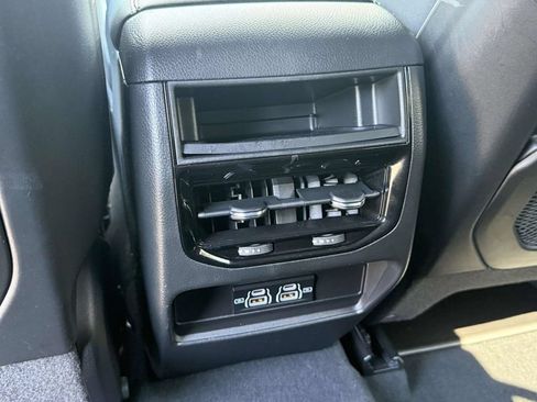 Used 2024 Jeep Grand Cherokee Laredo X AWD/4WD image 7