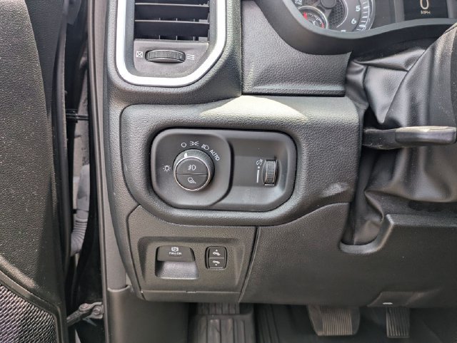 Used 2025 RAM 1500 Big Horn AWD/4WD image 16