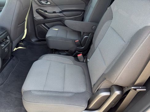 Used 2023 Chevrolet Traverse LT image 23