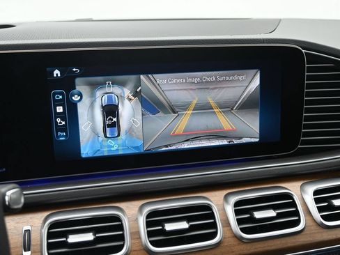 New 2026 Mercedes-Benz GLS 580 4MATIC image 12