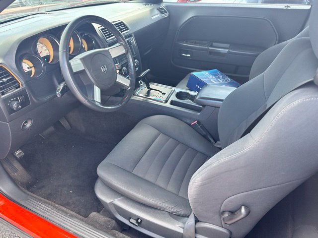Used 2010 Dodge Challenger R/T RWD image 8