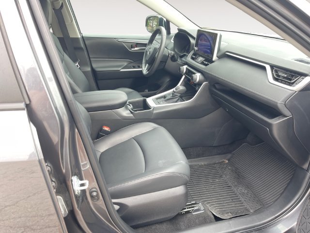 Used 2023 Toyota RAV4 XLE Premium FWD image 15