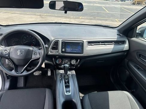 Used 2021 Honda HR-V Sport image 12
