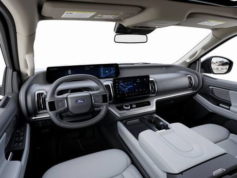 New 2027 Ford Expedition Platinum w/ Driver's Package RWD image 11
