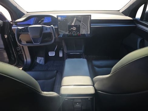 Used 2022 Tesla Model X image 11