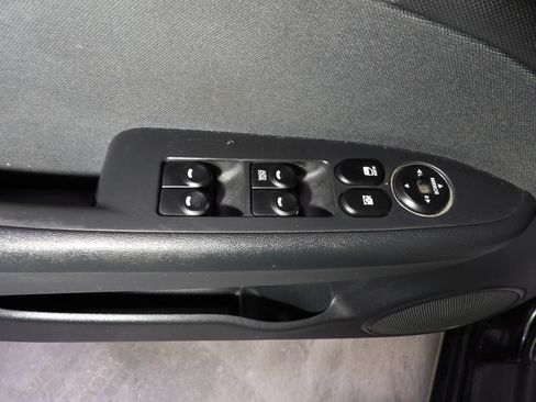 Used 2010 Hyundai Elantra SE FWD image 8
