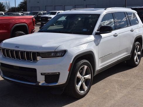 Used 2022 Jeep Grand Cherokee L Limited image 2