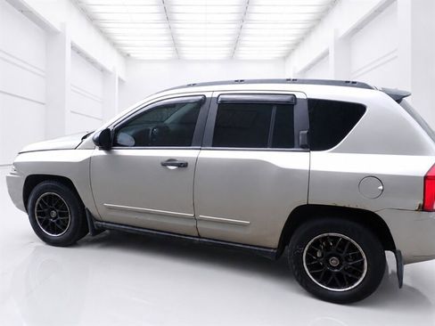Used 2009 Jeep Compass Sport AWD/4WD image 4