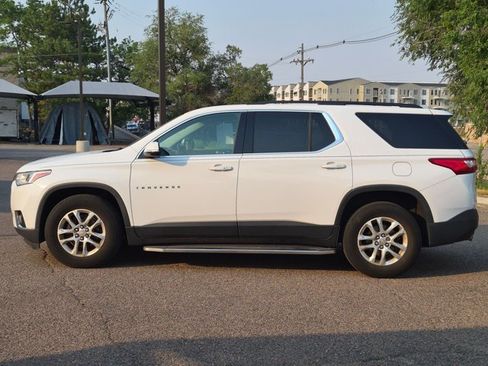 Used 2019 Chevrolet Traverse LT FWD image 8