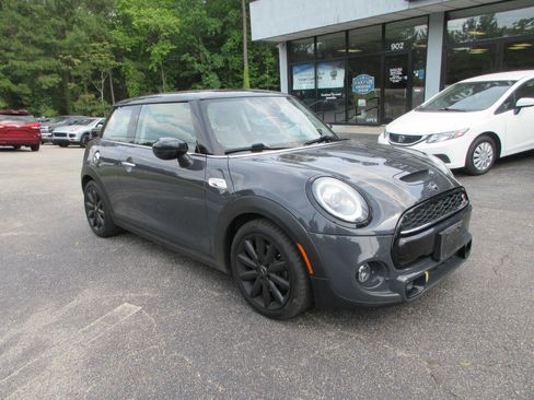 Used 2020 MINI Cooper S FWD image 3