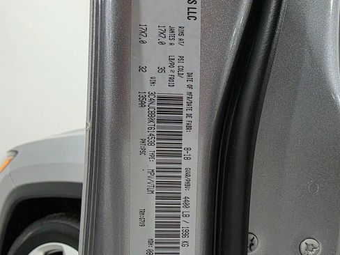 Used 2019 Jeep Compass Altitude w/ Cold Weather Group image 41