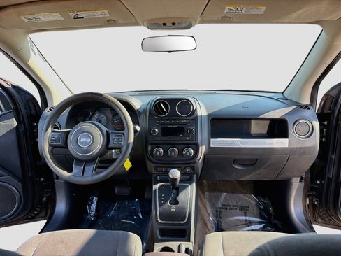 Used 2014 Jeep Compass Sport FWD image 7