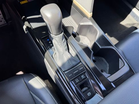 Used 2025 Toyota Camry SE FWD image 16