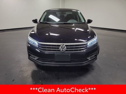 Used 2018 Volkswagen Passat 2.0T SE image 3