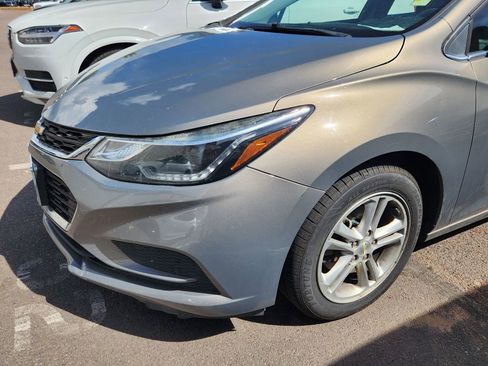Used 2018 Chevrolet Cruze LT FWD image 6