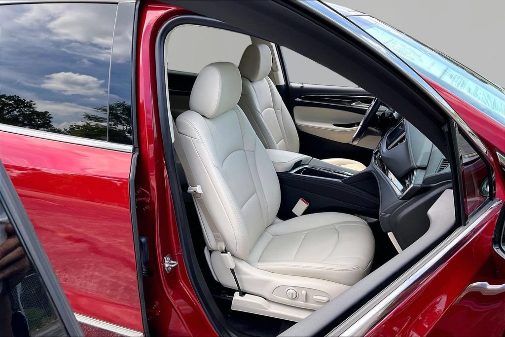 Used 2023 Buick Enclave Essence FWD image 32