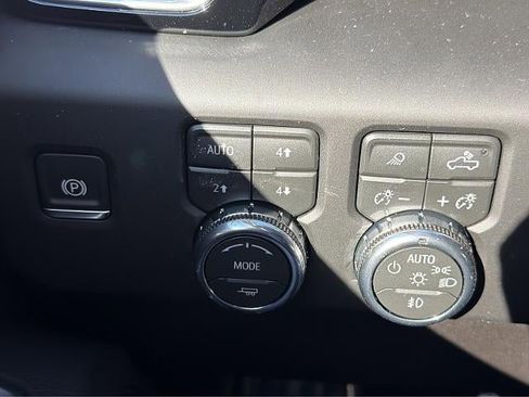 New 2026 GMC Sierra 2500 Denali w/ Denali Reserve Package image 38