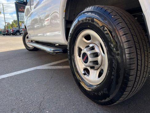 Used 2021 GMC Savana 2500 G2500 w/ Driver Convenience Package image 33