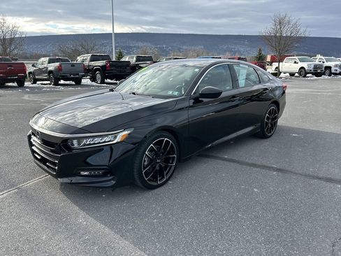 Used 2019 Honda Accord Sport image 3