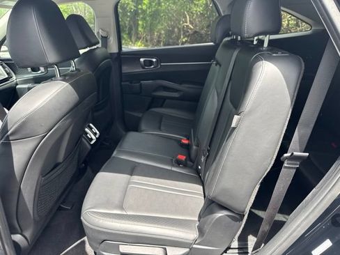Used 2025 Kia Sorento S AWD/4WD image 7