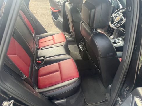 Used 2016 Porsche Macan S image 18