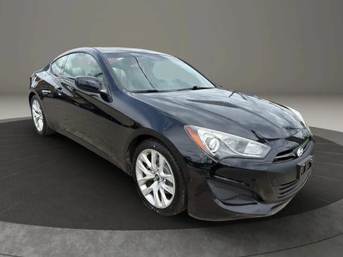 Used 2013 Hyundai Genesis 2.0T RWD image 3