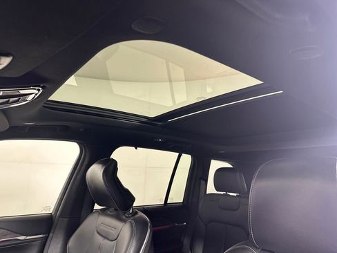 Used 2023 Jeep Grand Cherokee Overland w/ Luxury Tech Group IV image 32