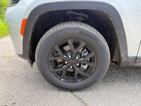 New 2026 Jeep Grand Cherokee Altitude AWD/4WD image 25