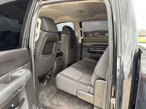 Used 2012 GMC Sierra 2500 SLE w/ SLE Preferred Package AWD/4WD image 13