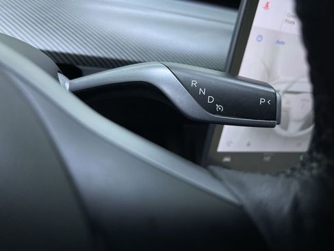 Used 2021 Tesla Model Y Long Range image 25