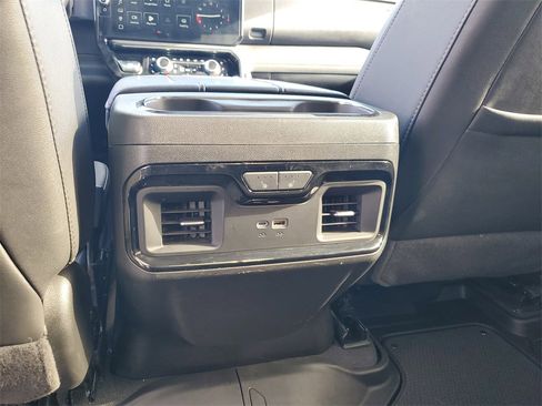 Used 2025 GMC Sierra 2500 AT4 image 12