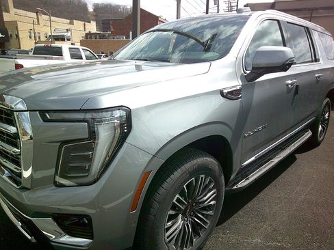 New 2026 GMC Yukon XL Elevation AWD/4WD image 3