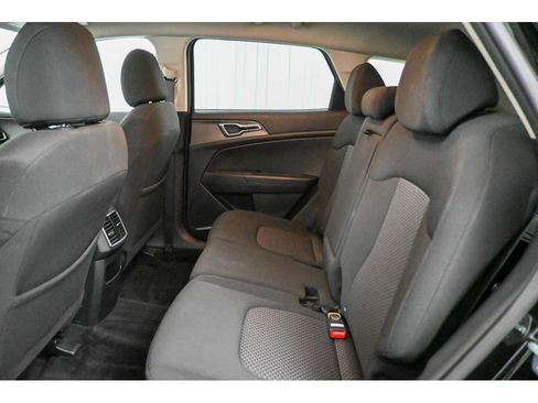 Used 2023 Kia Sportage LX image 25