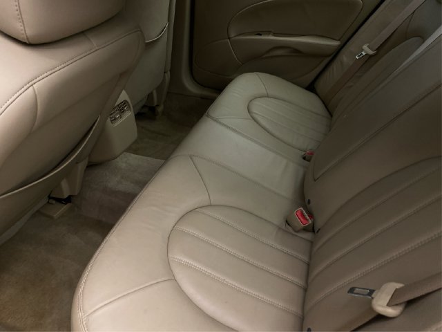 Used 2007 Buick Lucerne CXL w/ Luxury Package FWD image 11