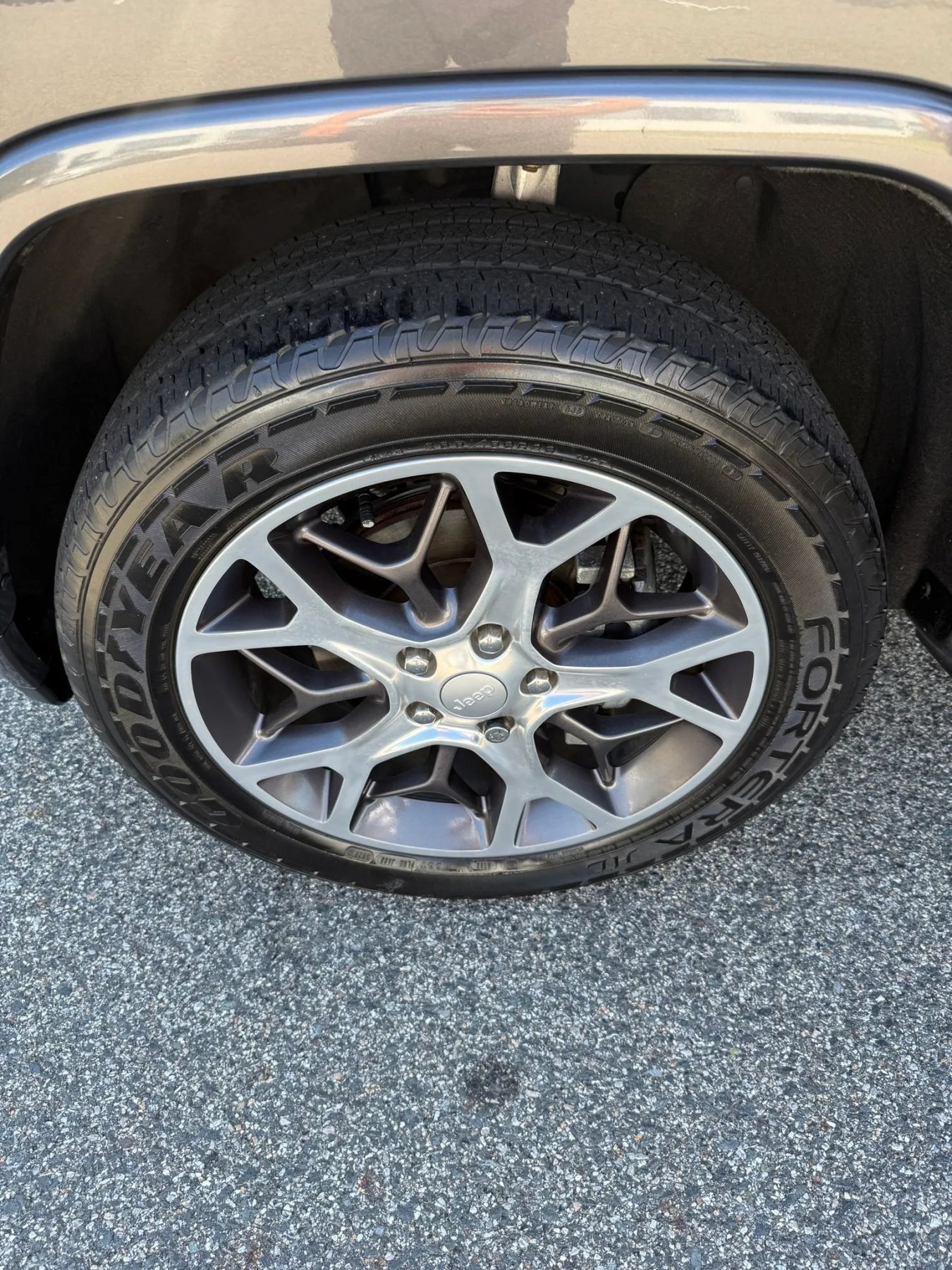 Used 2018 Jeep Grand Cherokee Limited AWD/4WD image 15