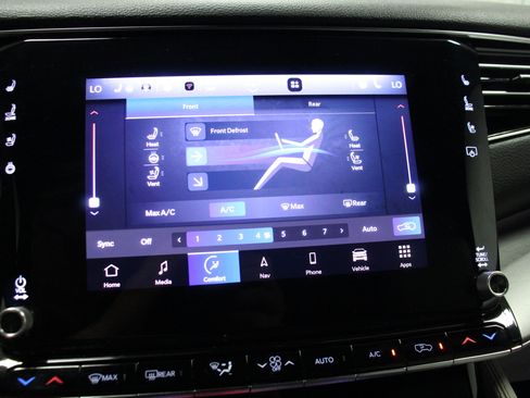 Used 2025 Jeep Wagoneer Series III image 23