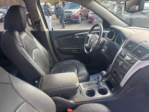 Used 2012 Chevrolet Traverse LT image 33