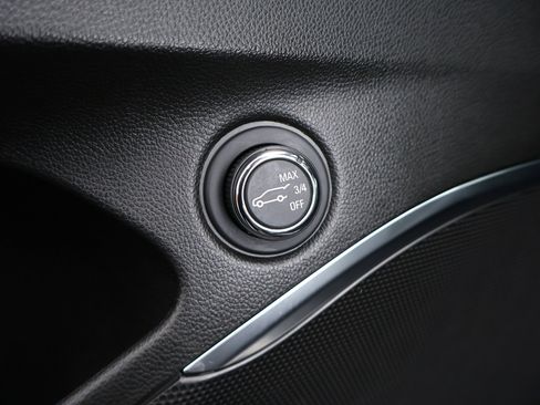 Used 2024 Buick Enclave Essence w/ Experience Buick Package image 10