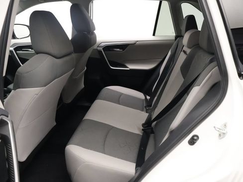 Certified 2021 Toyota RAV4 XLE FWD image 19