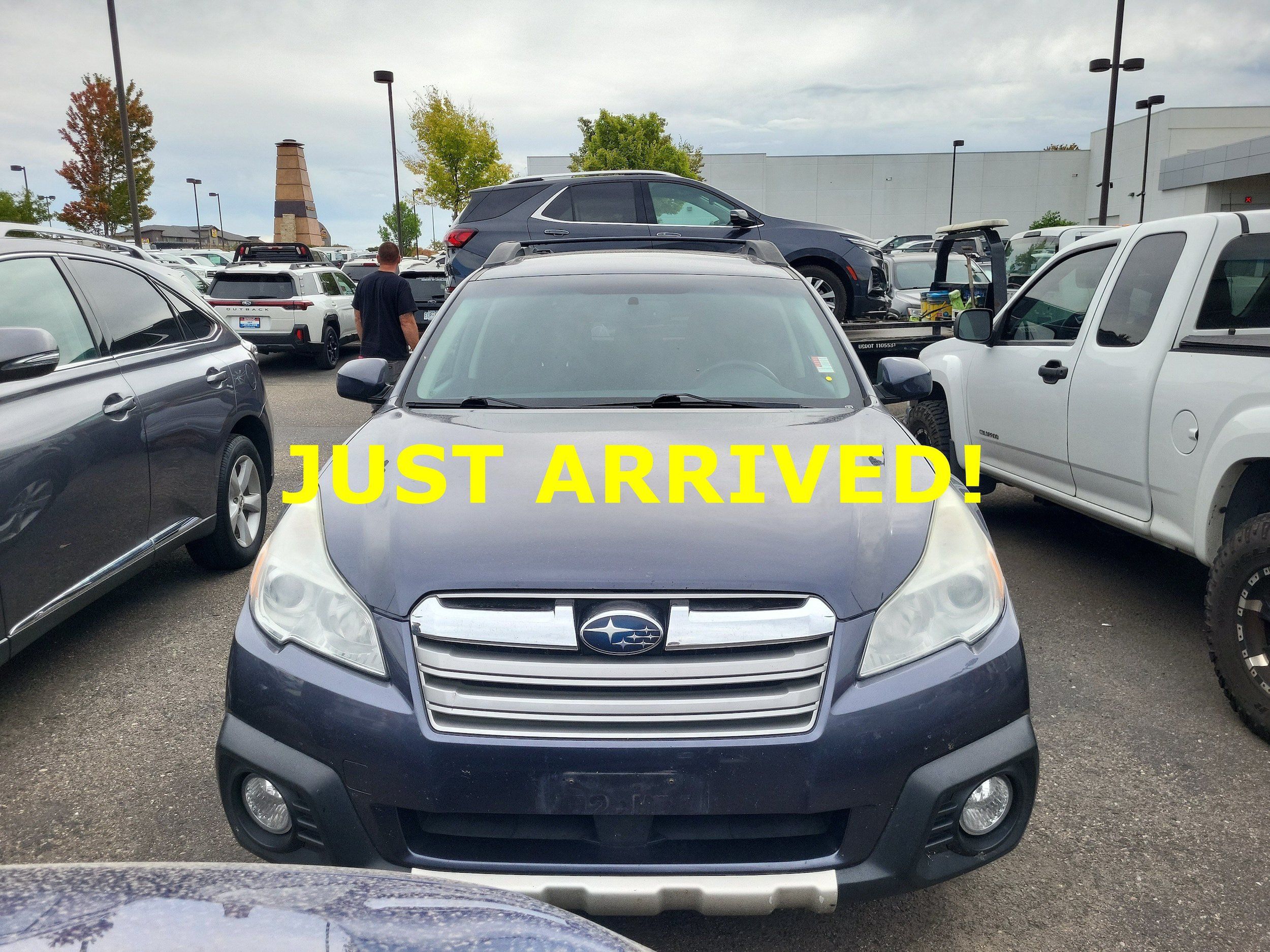 Used 2014 Subaru Outback 3.6R Limited w/ Moonroof Package AWD/4WD image 3